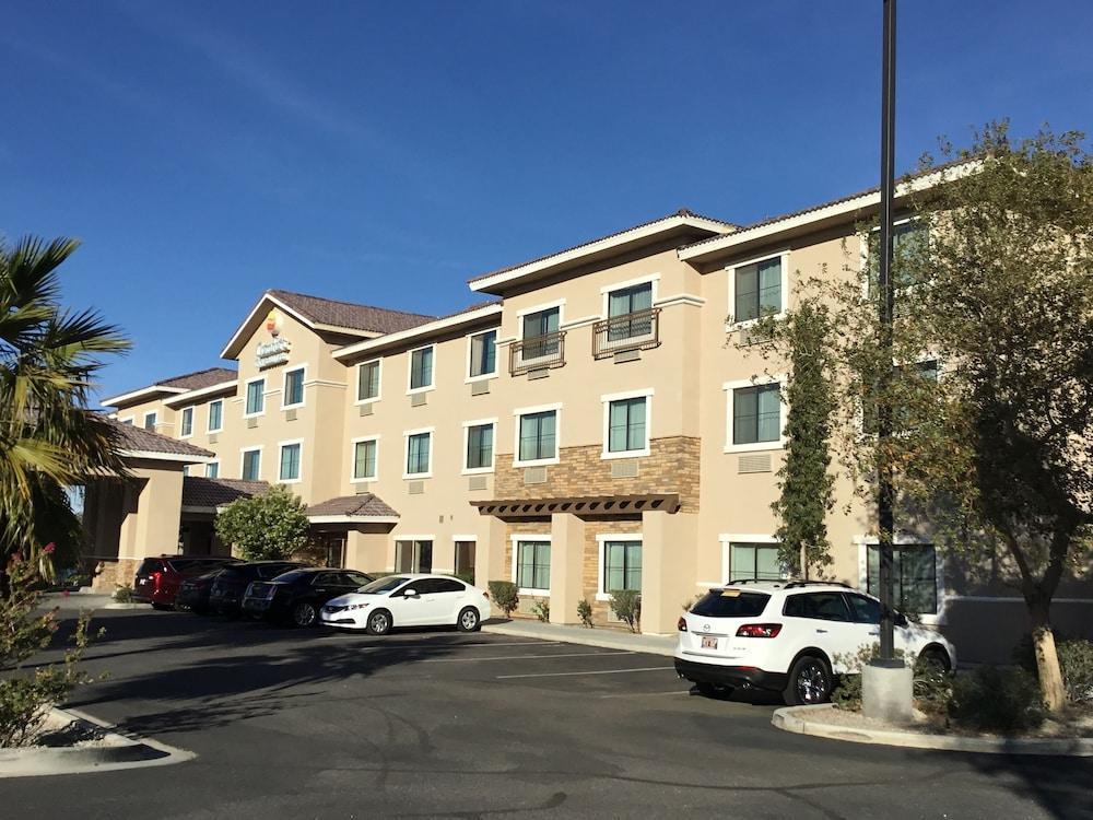 Comfort Inn And Suites Yuma I-8 Exterior photo