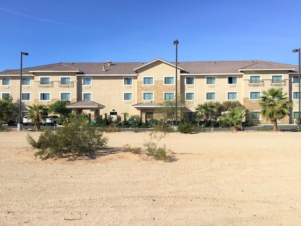 Comfort Inn And Suites Yuma I-8 Exterior photo