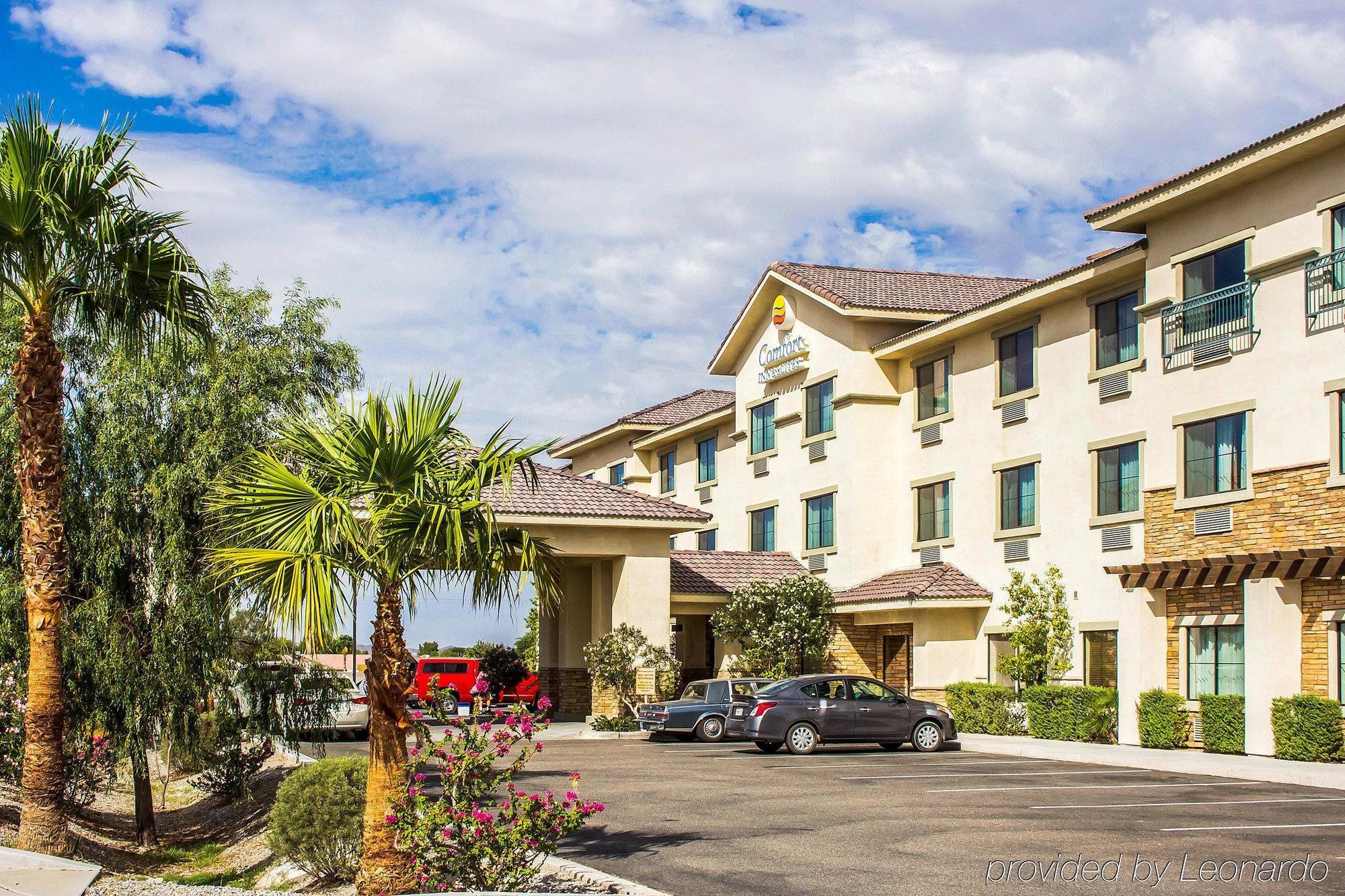 Comfort Inn And Suites Yuma I-8 Exterior photo