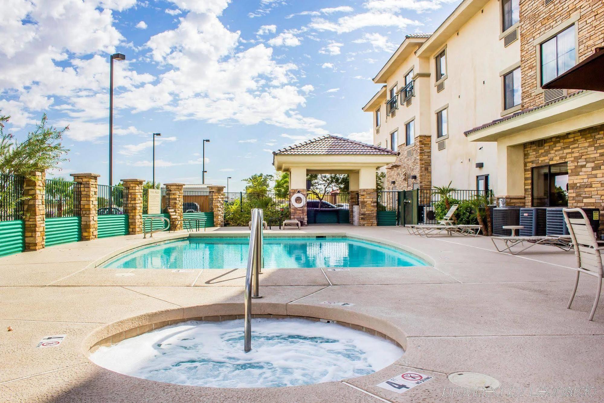 Comfort Inn And Suites Yuma I-8 Exterior photo